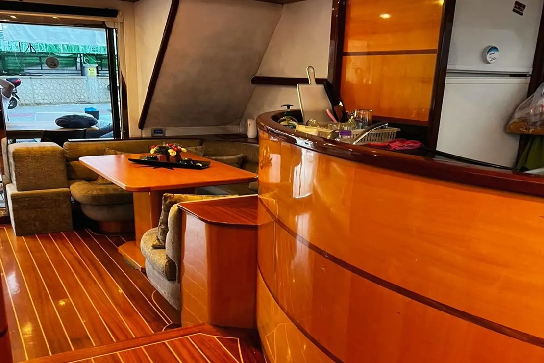 Alanya Yacht Rental 18m Princess 58